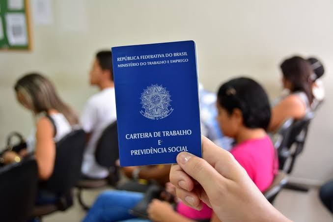 Com�rcio local registra retra��o pontual no saldo de empregos em julho.